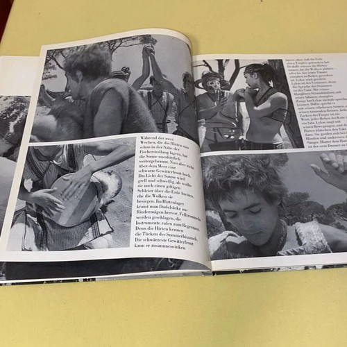 Junge Aphroditen hardcover art book like new, German