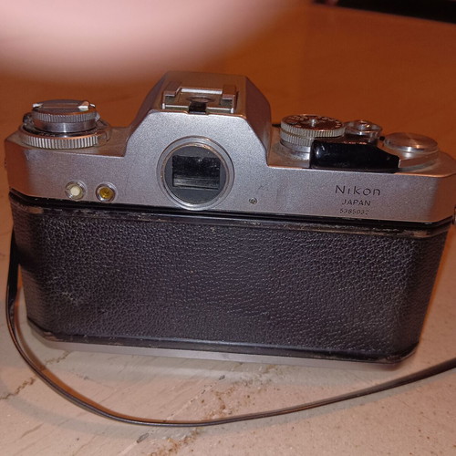 Nikon Nikkormat EL 35mm Film Camera with Nikkor-S 35mm f/2.8 Lens like new