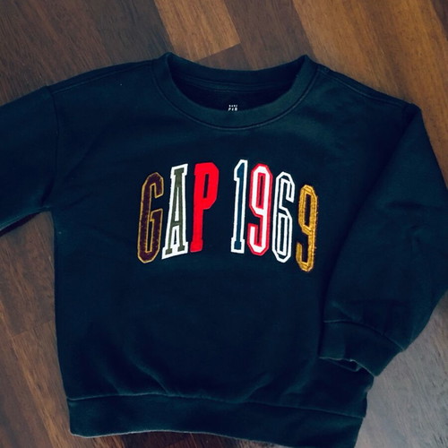 GAP sweatshirt multicolored like new for 3-year-old boy