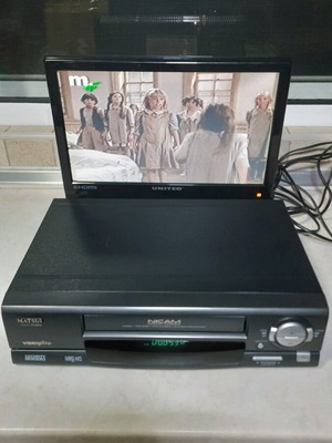 Matsui VCR VP 9607A used with remote, VHS player