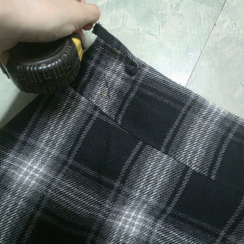 Checked wool skirt size M like new, black and white