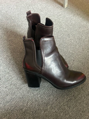 Women's ankle boots like new burgundy size 37 Stradivarius