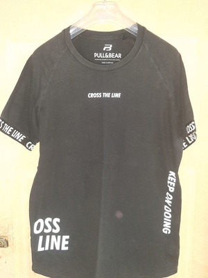 Pull & Bear T-shirt M black like new