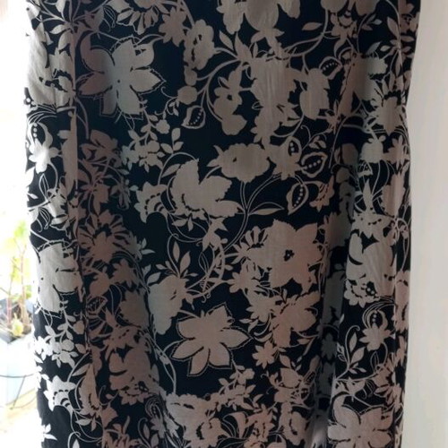 Women's skirt style Y2K size 29 Persona by Marina Rinaldi like new, black and white