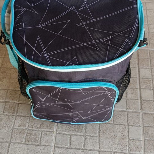 Insulated Cooler Bag 30L with Wheels and Shoulder Strap like new