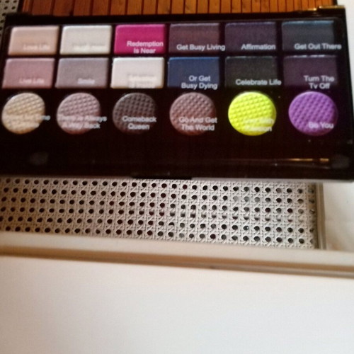 Revolution eyeshadow palette with 18 shades new