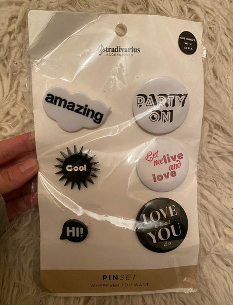Stradivarius Pins