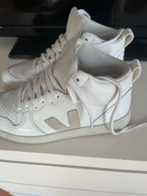 Veja sneakers used, size 38, white and beige