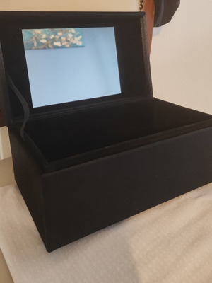 Jewelry box with interior mirror, like new, black