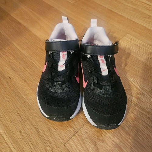 Nike athletic shoes used size 28 for girls