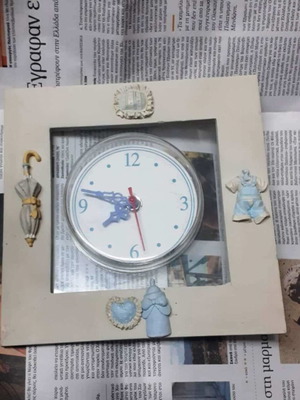 Wall clock like new with handmade polymer clay decorations