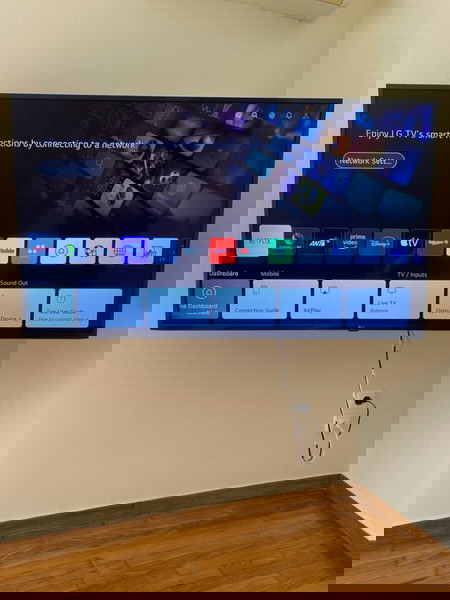 TV LG 55 with the stand