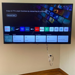 TV LG 55 with the stand