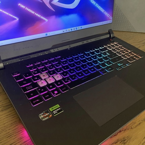Asus ROG Strix G17 G713RC-HX032W laptop like new, Ryzen 7, RTX 3050, 16GB DDR5, 512GB SSD
