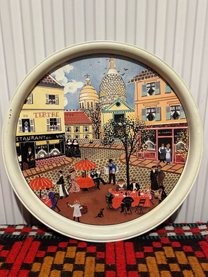 Vintage μεταλλικός δίσκος με ναΐφ γαλλικές εικόνες σαν καινούργιο, 33εκ