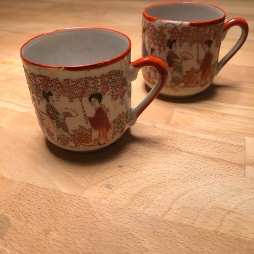 Set of 2 vintage Japanese porcelain cups like new