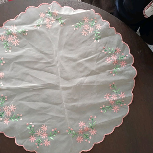 Table linen with delicate embroidery like new