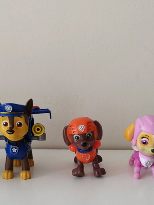 Paw Patrol figures like new, authentic