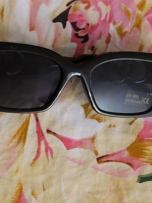Frog Optical sunglasses, black and gold