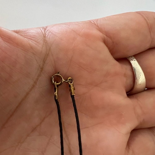 Short necklace with mataki used