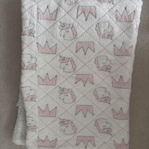 Blanket for cradle or stroller like new, thick and warm