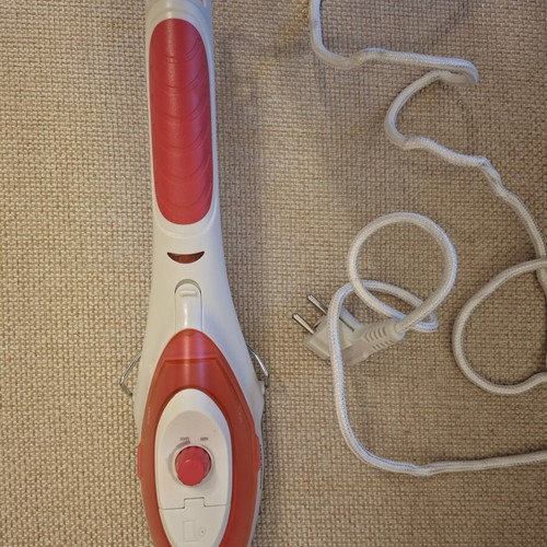 Silvercrest Garment Steamer steam brush red and white, like new