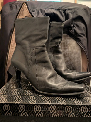 Migato leather ankle boots used, size 40, black with heel