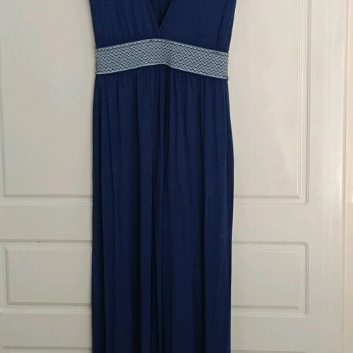 Iso maxi dress navy blue like new with back opening