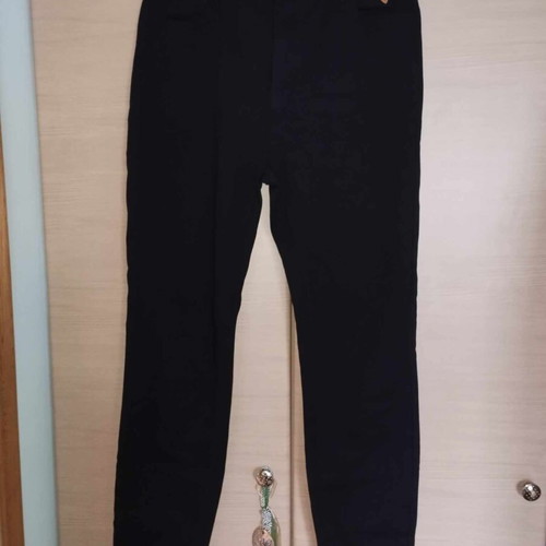 Shein black stretch jeans L like new with 5 pockets and leather detail