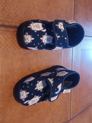 Comfy Anatomic kids anatomical slippers blue size 25 like new