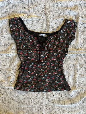 Y2K Floral Camisole Top like new, size S, black multicolor