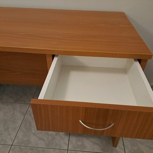 Akritas Melamine Desk 25mm like new