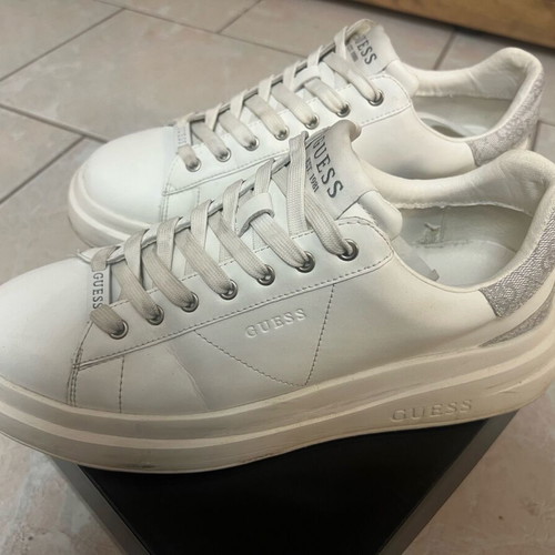 Guess men's sneaker 43 like new, white