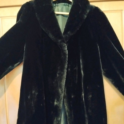 Vintage 90's plush faux fur coat size 46, like new