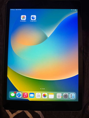 Apple iPad 9ης γενιάς 64GB Wi-Fi σαν καινούργιο με θήκη και φορτιστή