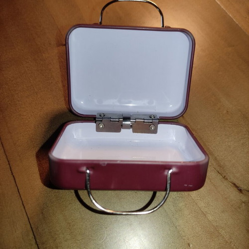 Decorative storage suitcases like new, set of 2