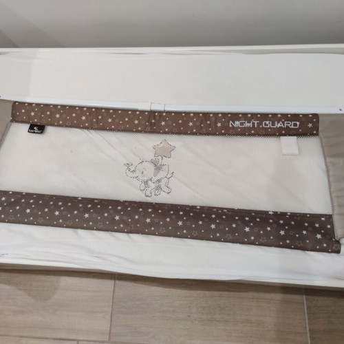 Baby cot convertible to preteen bed, like new, with Greco Strom mattress