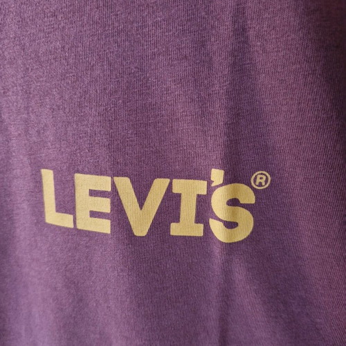 Levi's T-shirt extra small like new, short sleeve
