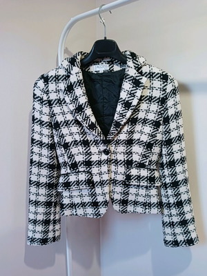 Access jacket like new, black and white