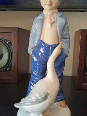 Vintage porcelain figurine boy with goose new, 25 cm