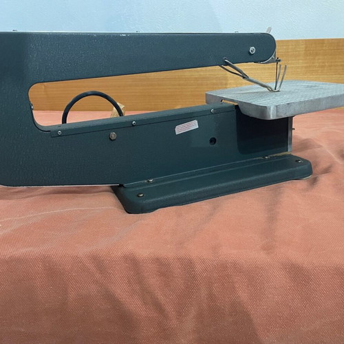 Dremel wood cutting saw used