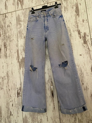 Calliope Light Wash Wide Leg Ripped Jeans like new, size S