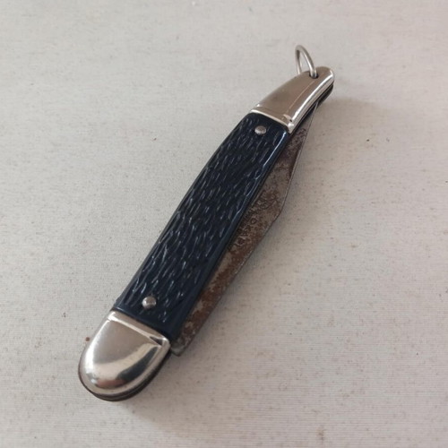 Okapi German pocket knife used with blade oxidation