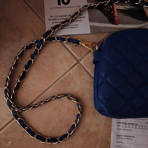 Guy Laroche electric blue leather shoulder bag with gold chain