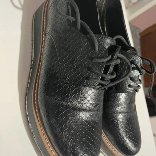Oxford shoes Exe black croco pattern like new size 39