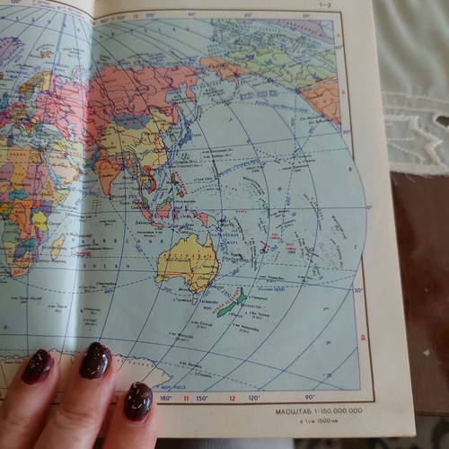 Small Atlas of the World in Russian used edition 1976