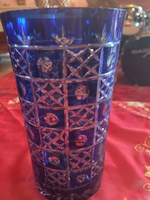 Crystal vase in electric blue, like new, 26 cm height