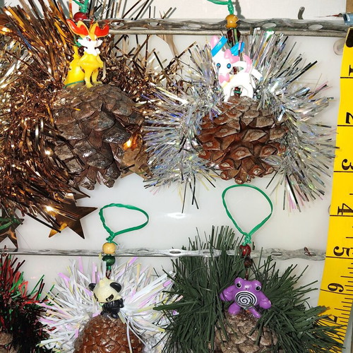 Pinecone Christmas ornaments new, set of 12, natural decoration
