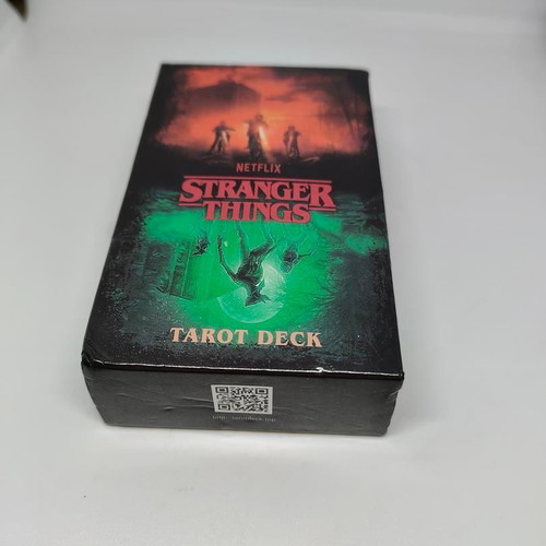 Stranger Things Tarot Deck like new, 78 cards official edition