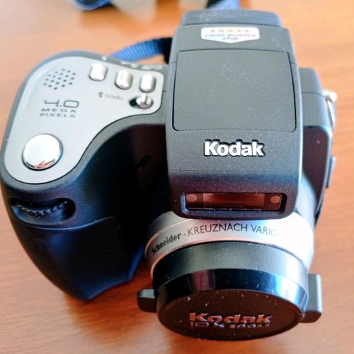 Kodak EasyShare DX6490 camera like new